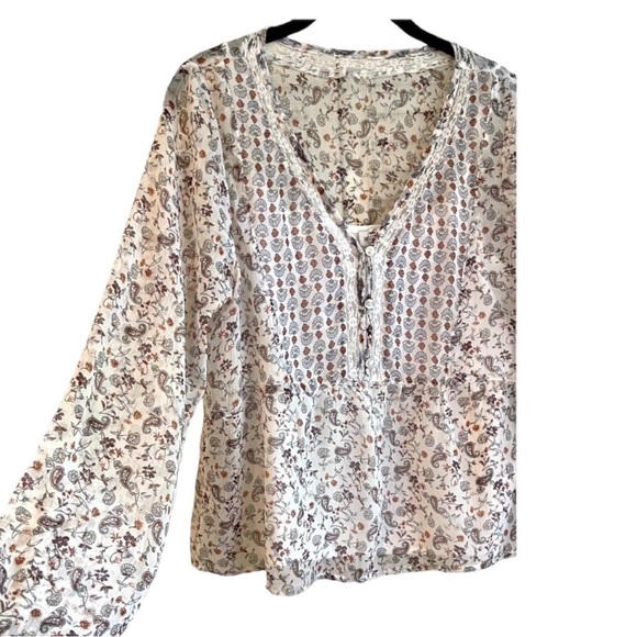 HOLLISTER,PEASANT TOP. ULTRASOFT FABRIC WITH DAINTY FLORAL &PAISLEY MOTIF.SIZE M - Picture 2 of 6